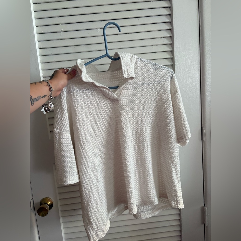 Women's White Textured Top